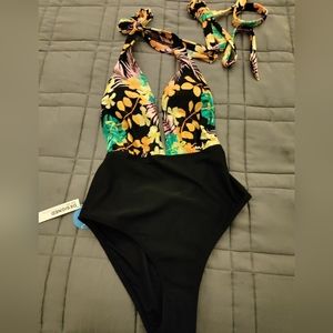 CupShe NWT plunge one piece